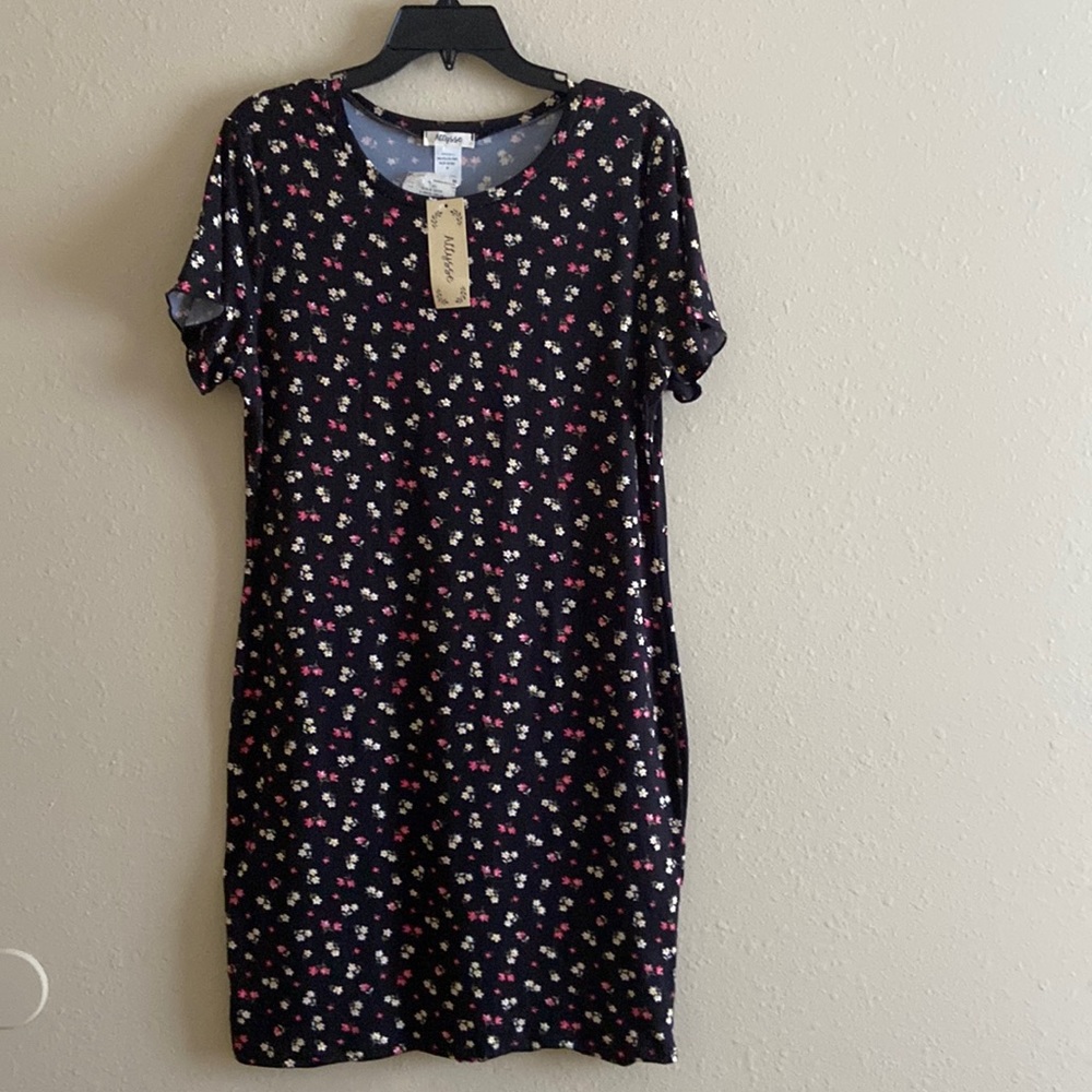 Cute little dress with tiny flowers.